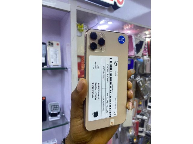IPHONE 11 PRO MAX AVAILABLE DIRECT UK - 1/2