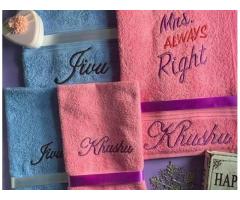 Embroidered towel set for couples - Image 1/2