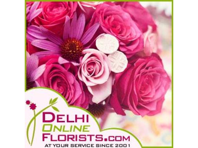 Same Day Delivery Gifts Delhi & Exotic Floral sand Cakes